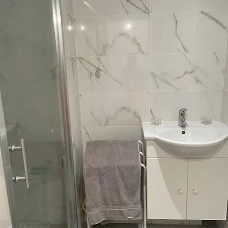 Studio Proche Gare Et Commerces דירה *