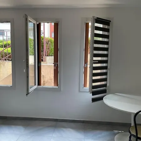 Studio Proche Gare Et Commerces *